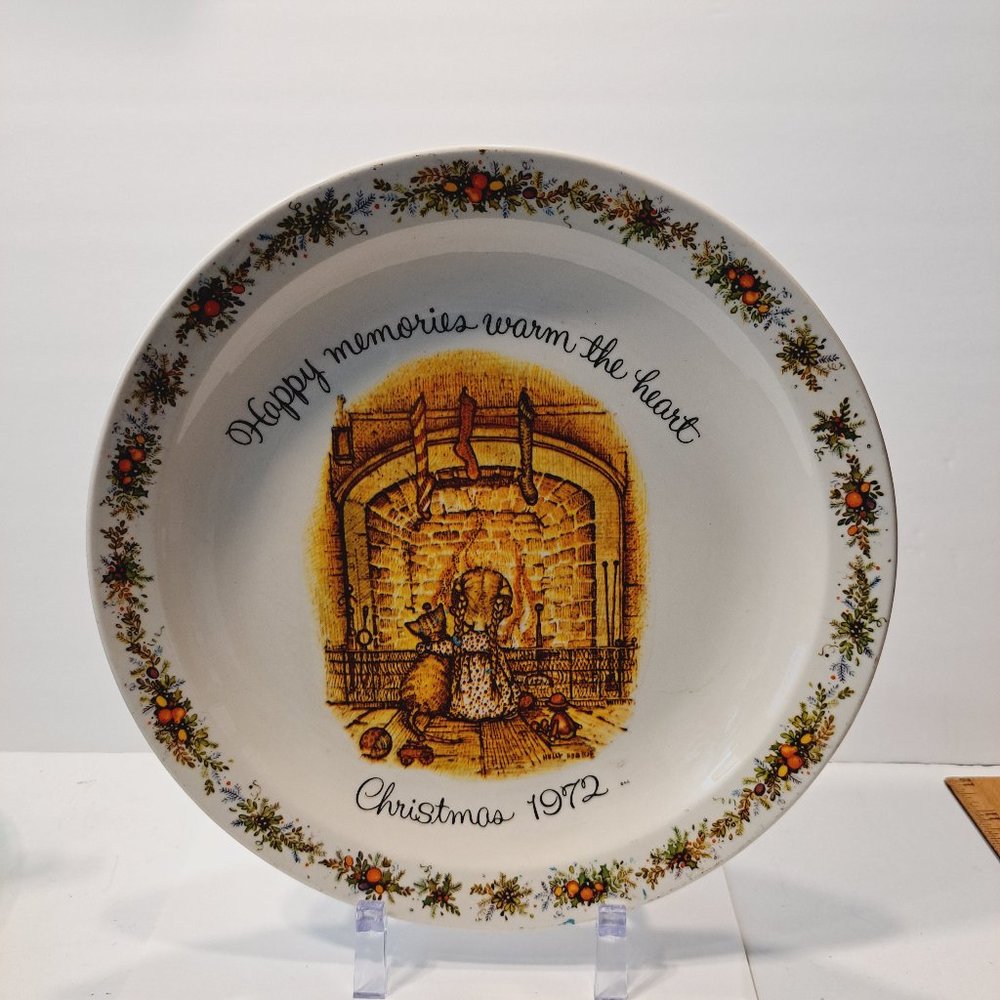 1972 Holly Hobby Christmas Plate - Vintage